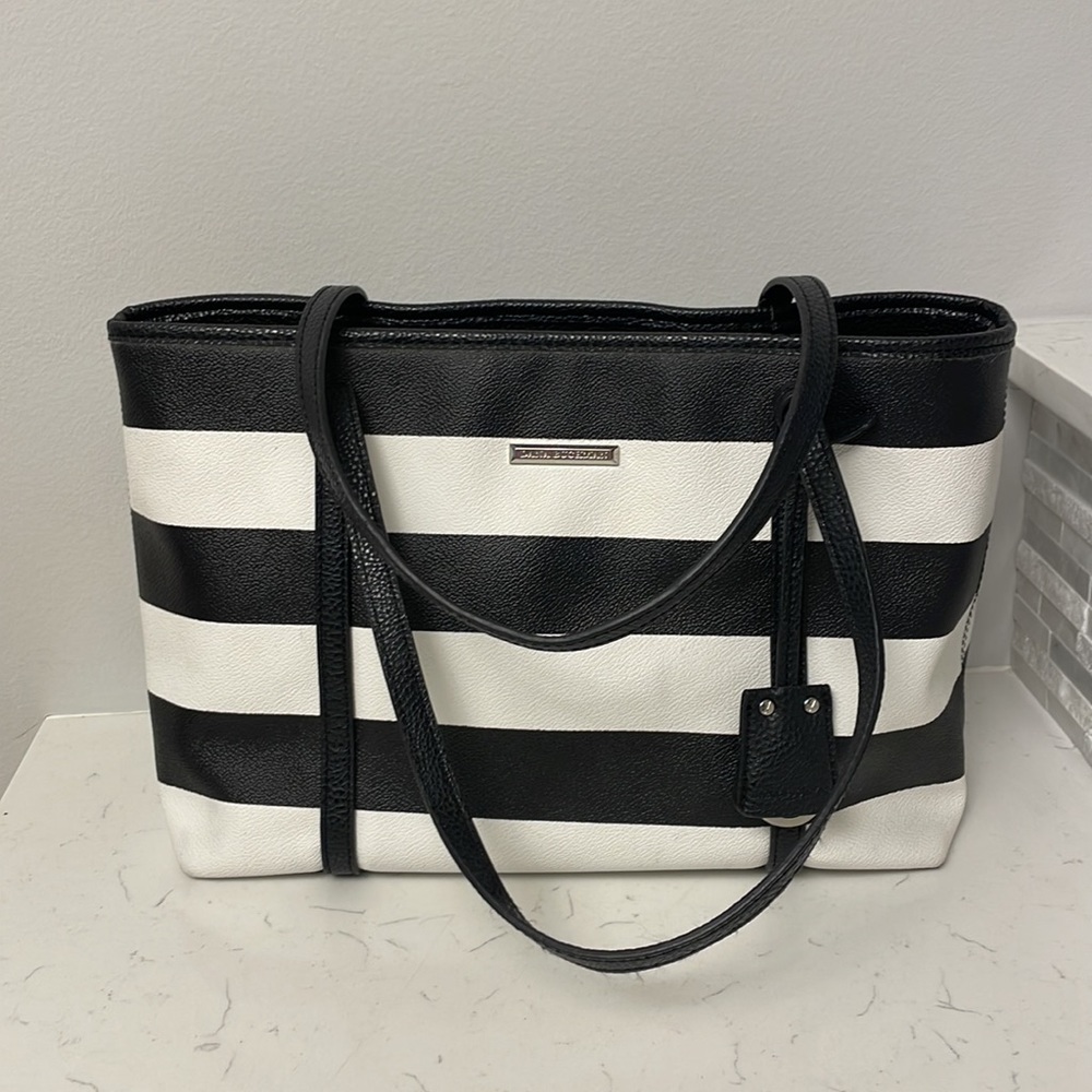 Black and white purse!